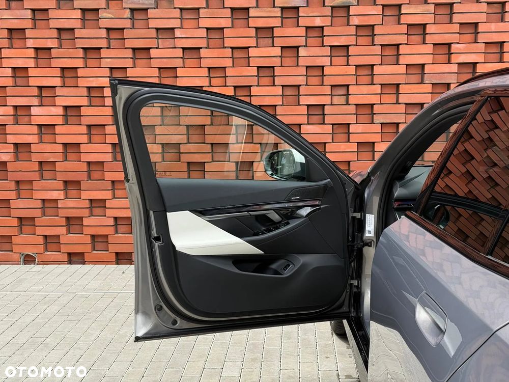 BMW Seria 5 - 13