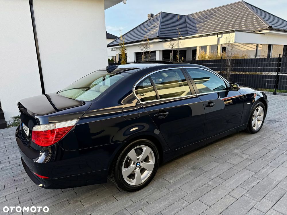 BMW Seria 5 525xi - 32