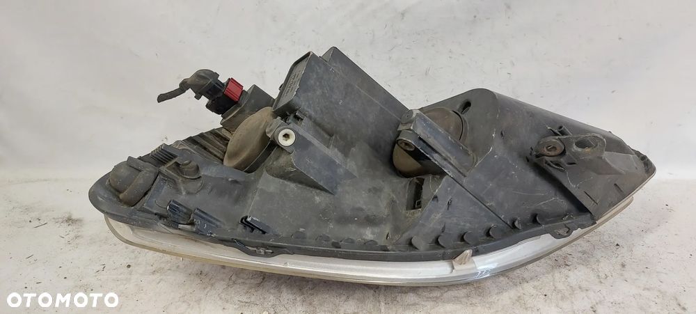 .  PRZOD PRZEDNIA LAMPA PRAWA OPEL ZAFIRA B - 2