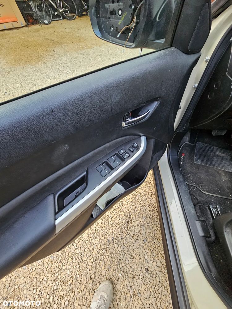 Suzuki Vitara 1.6 DDiS (4x4) Allgrip TCSS Comfort+ - 10