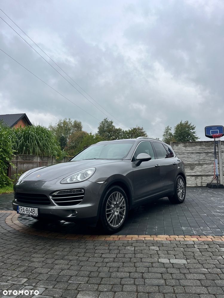 Porsche Cayenne - 1