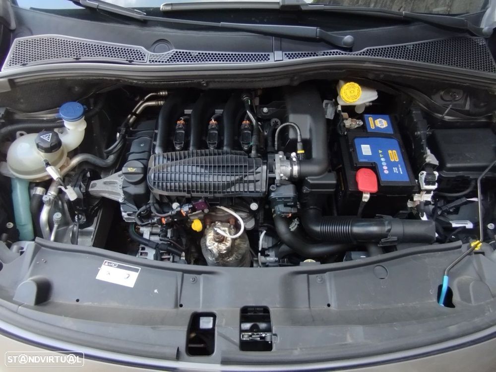 Peugeot 2008 1.2 PureTech Style - 27