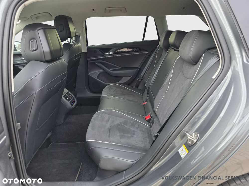 Volkswagen Passat Variant 2.0 TDI SCR Elegance DSG - 6
