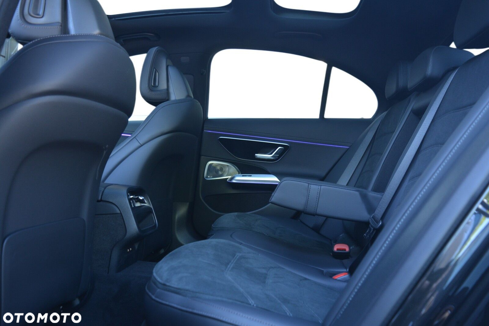 Mercedes-Benz Klasa E 300 de PHEV 4-Matic AMG 9G-Tronic - 8