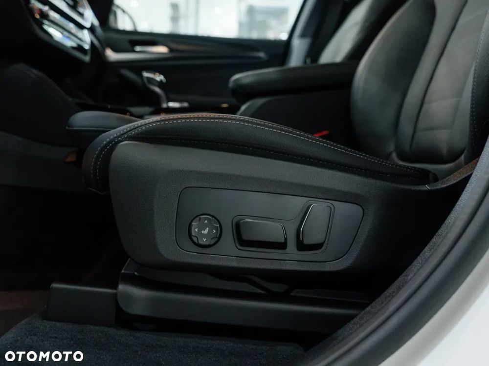 BMW X4 xDrive20d - 11