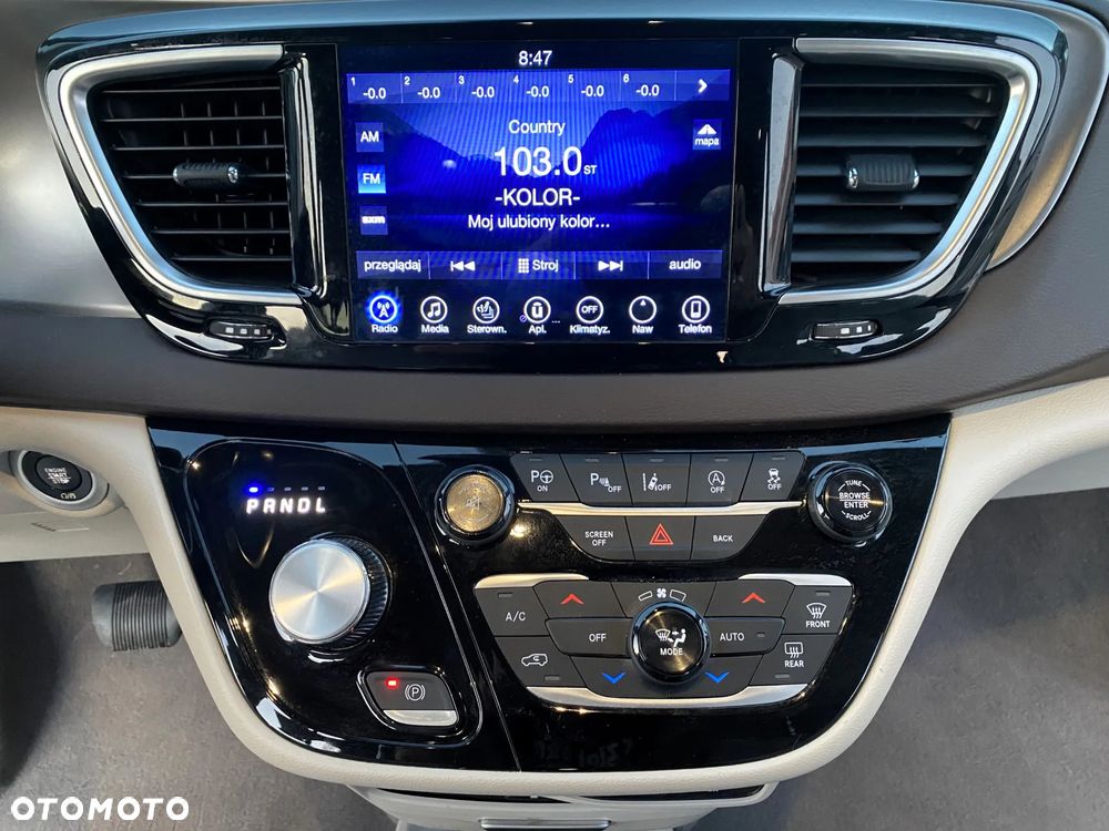 Chrysler Pacifica - 15