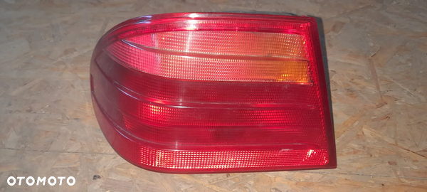 MERCEDES W210 LAMPA LEWA PRAWA TYŁ TYLNA sedan