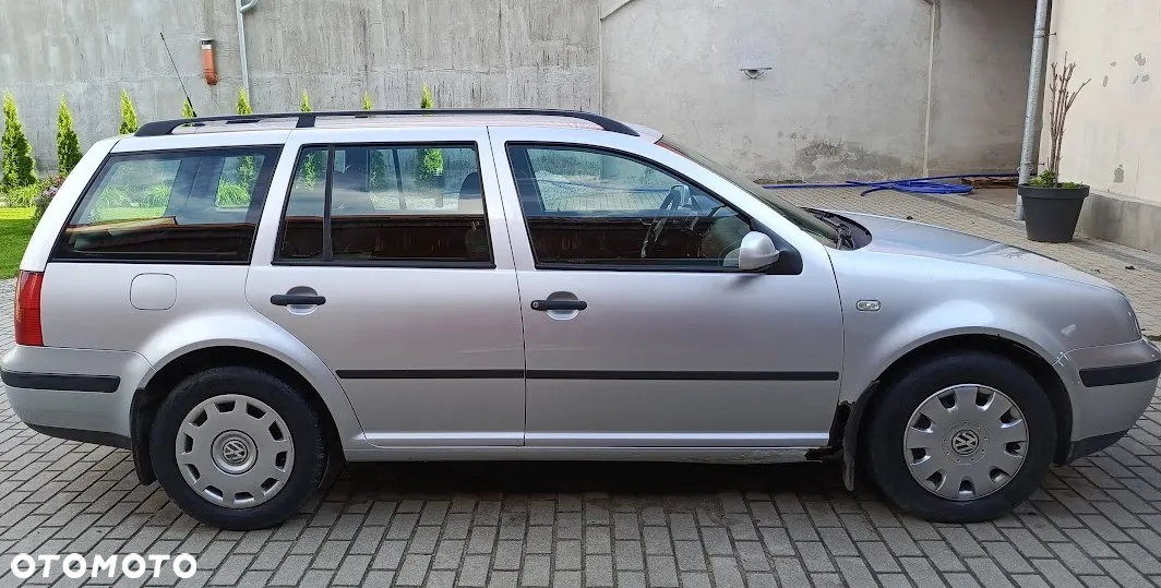 Volkswagen Golf - 8