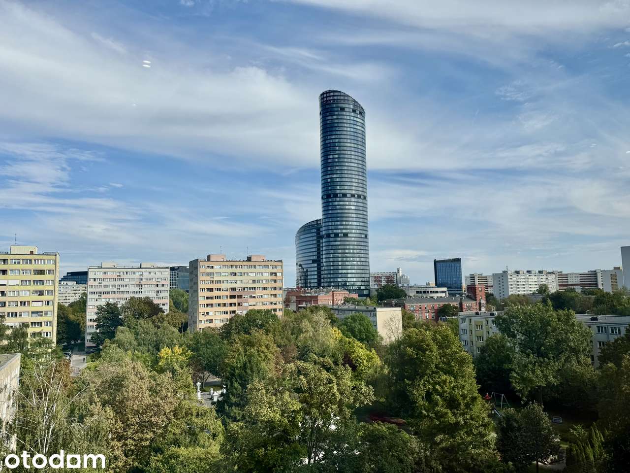 Odnowiona kawalerka 24 m² z widokiem na Sky Tower – ul. Gajowicka 72