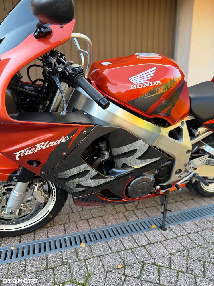 Honda CBR - 23