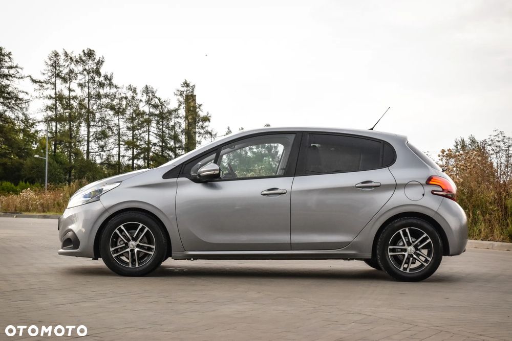 Peugeot 208 - 9