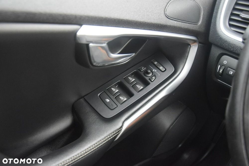 Volvo V40 D2 - 34