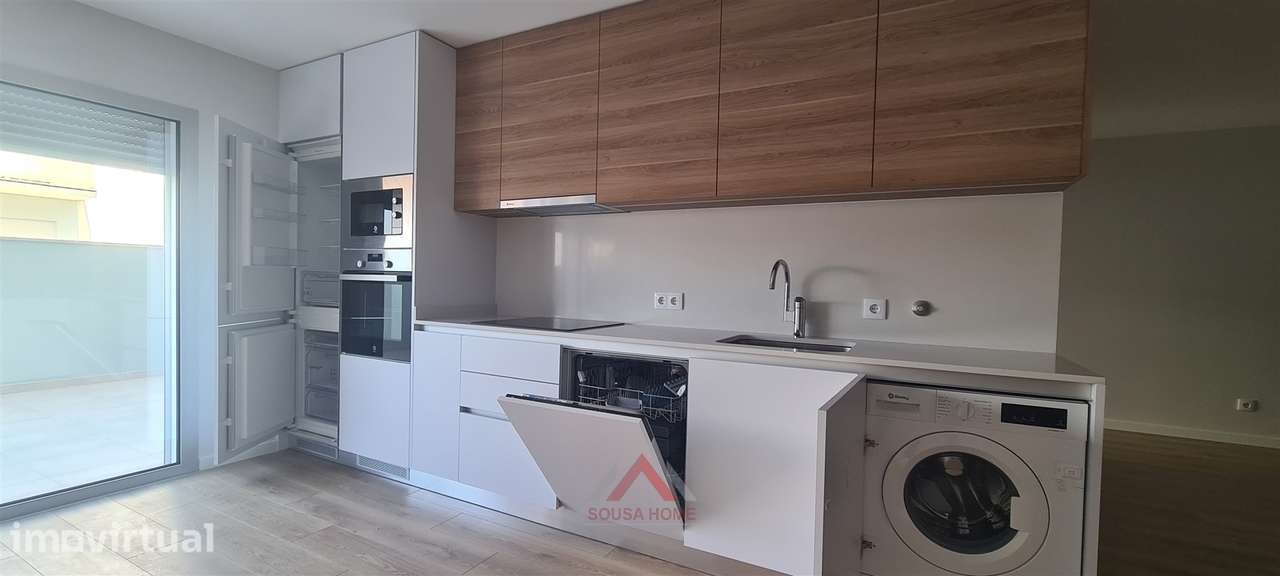 T2 Novo / Totalmente Equipado / Terraço / Garagem - Grande imagem: 3/23