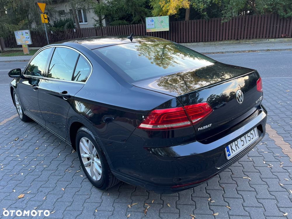 Volkswagen Passat - 16