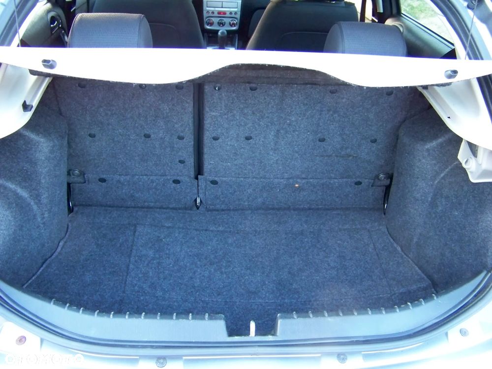 Alfa Romeo 147 - 24
