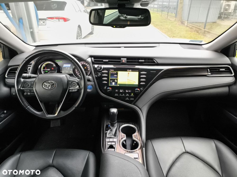 Toyota Camry 2.5 Hybrid Executive CVT - 11