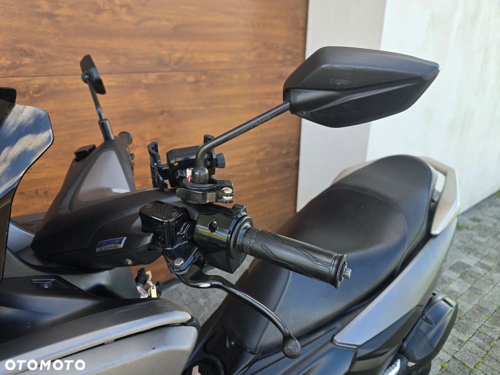 Yamaha NMAX - 20