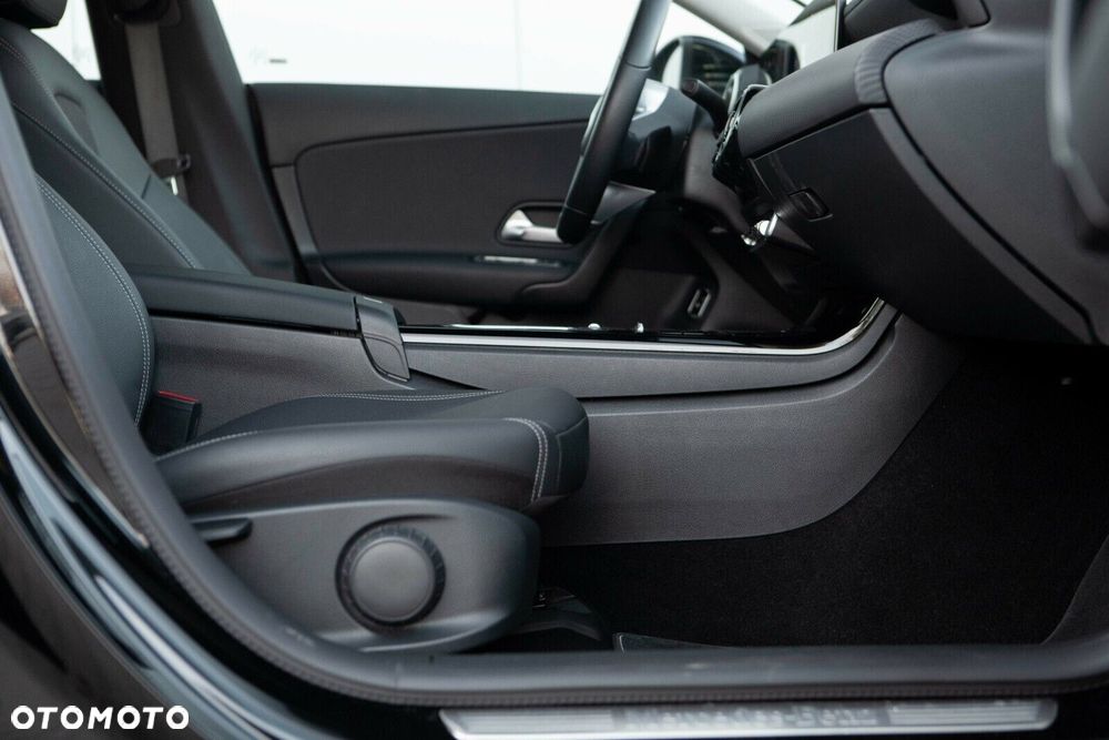Mercedes-Benz CLA 200 mHEV 7G-DCT - 26