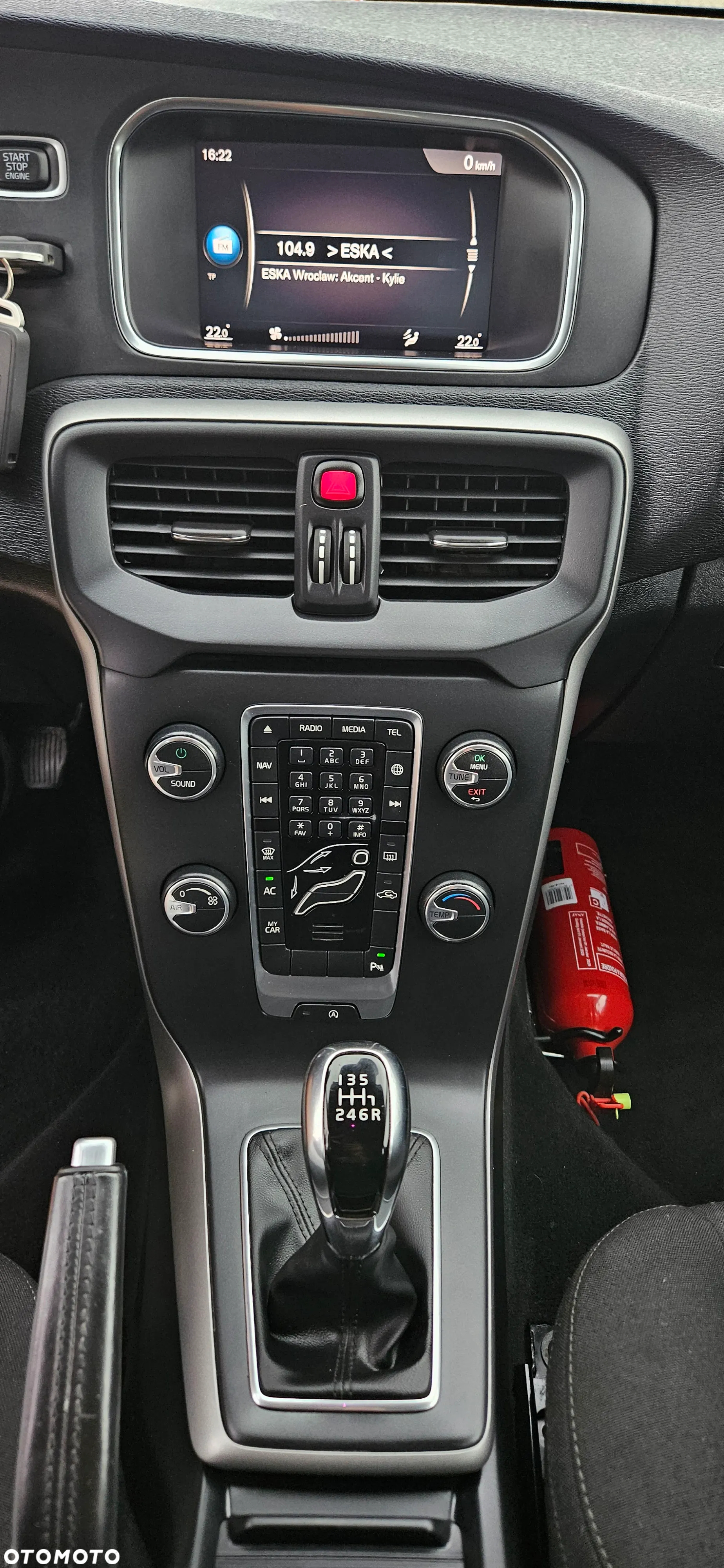 Volvo V40 D2 Drive-E Momentum - 13