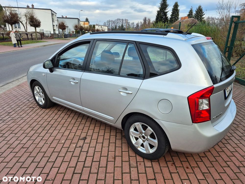 Kia Carens 2.0 CVVT LX Basis - 3