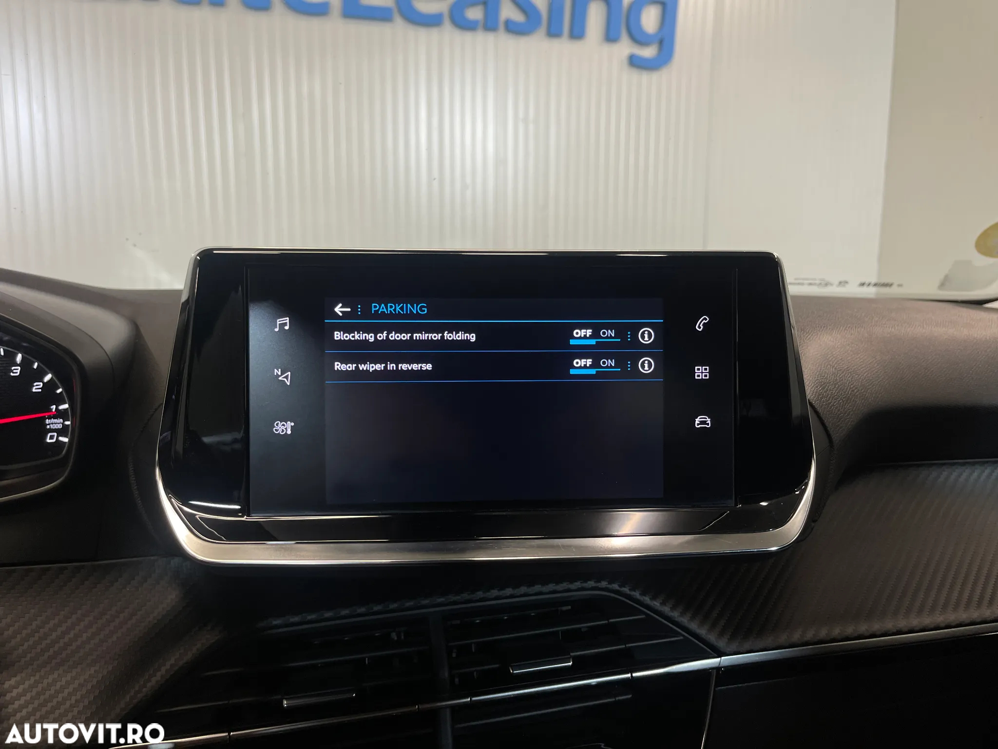 Peugeot 2008 BlueHDi 130 EAT8 Active - 17