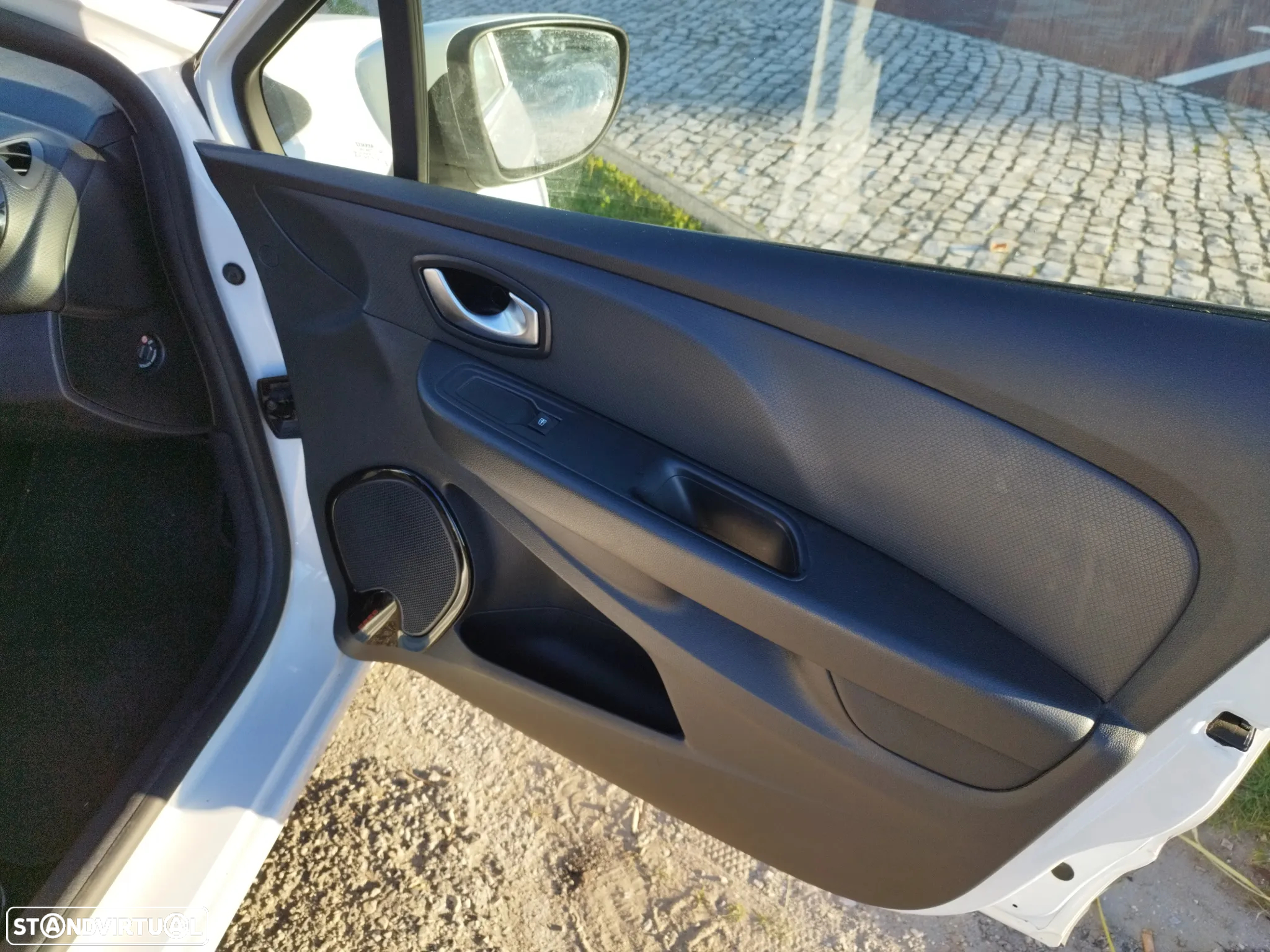 Renault Clio Sport Tourer (Energy) dCi 90 Start & Stop EDC INTENS - 6