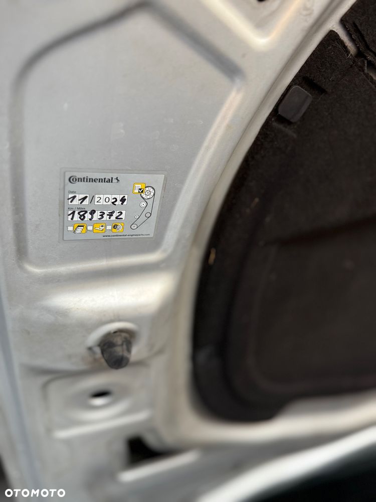 Volkswagen Passat 2.0 TDI (BlueMotion Technology) DSG Highline - 18