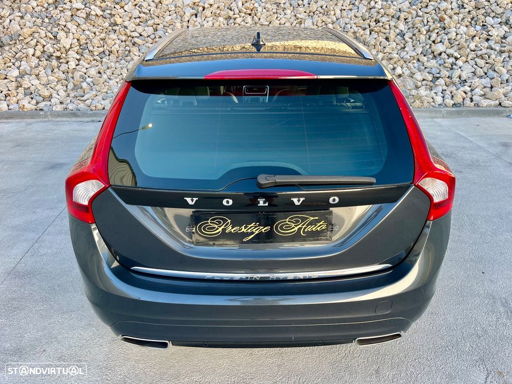 Volvo V60 D6 Plug-In-Hybrid AWD Geartronic Summum - 18