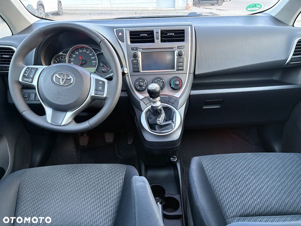 Toyota Verso S 1.33 Premium - 24