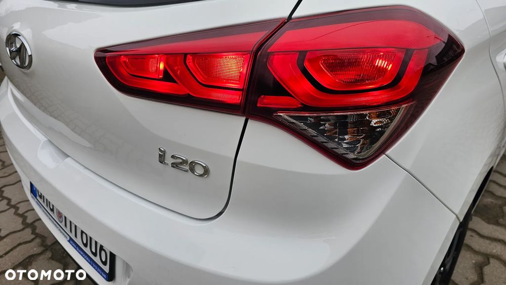 Hyundai i20 1.2 FIFA WM Edition - 25