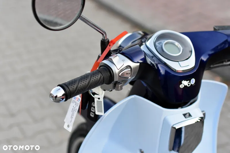 Honda Super Cub - 32