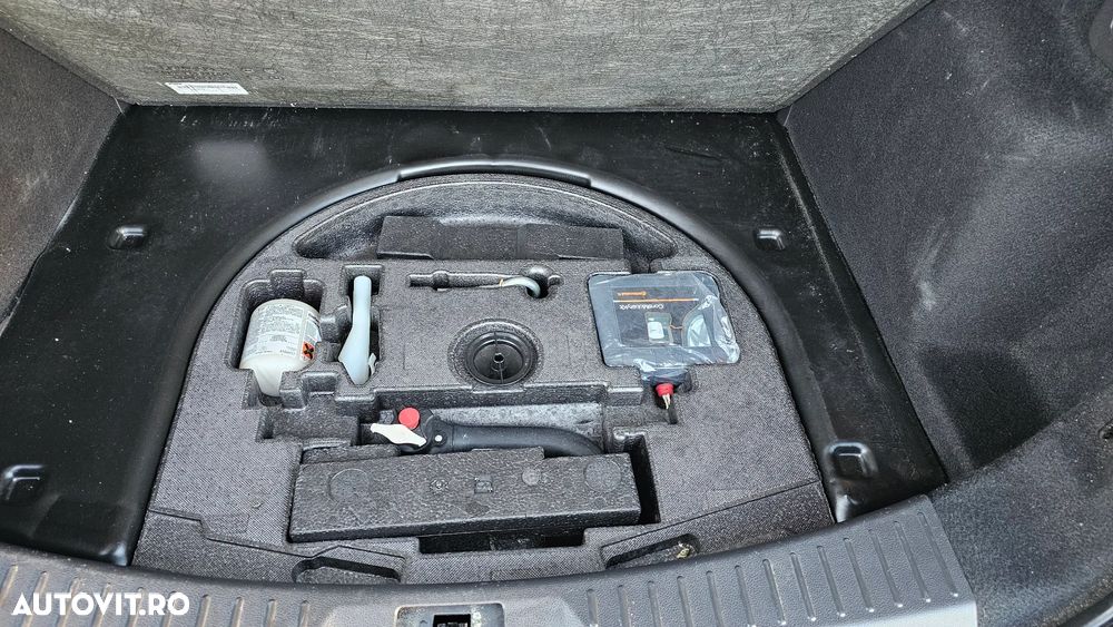 Ford Kuga 1.6 EcoBoost Start Stop 2WD Titanium - 21