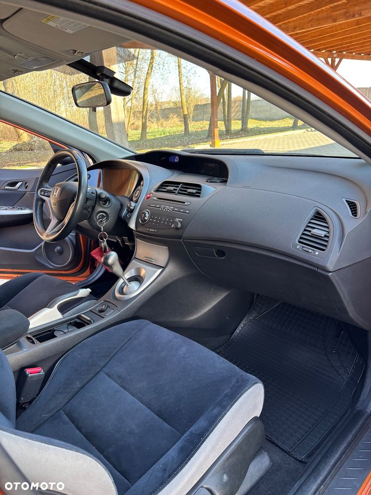 Honda Civic 1.8 Comfort - 18