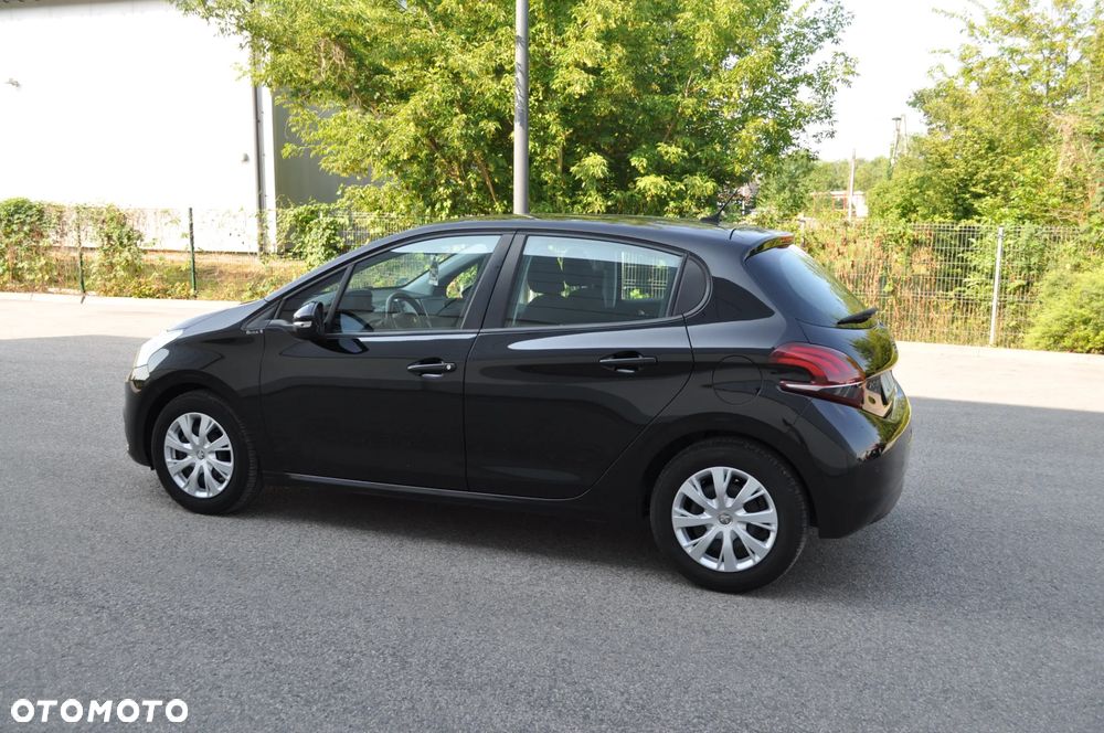 Peugeot 208 - 11