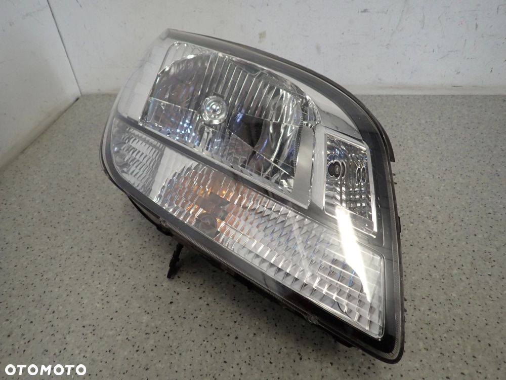 CHEVROLET ORLANDO 10- LAMPA PRZEDNIA PRAWA REFLEKTOR PRAWY - 7