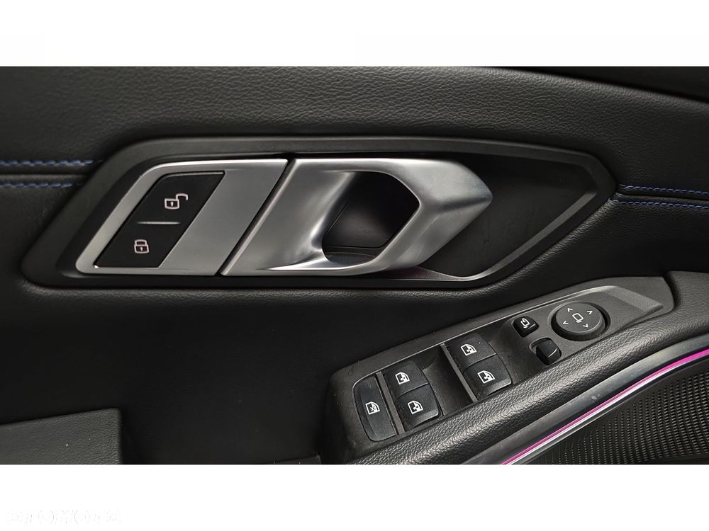 BMW Seria 3 - 17
