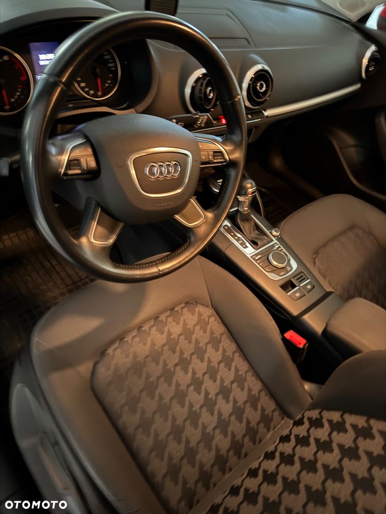 Audi A3 Sportback 1.4 TFSI Ambiente S tronic - 5