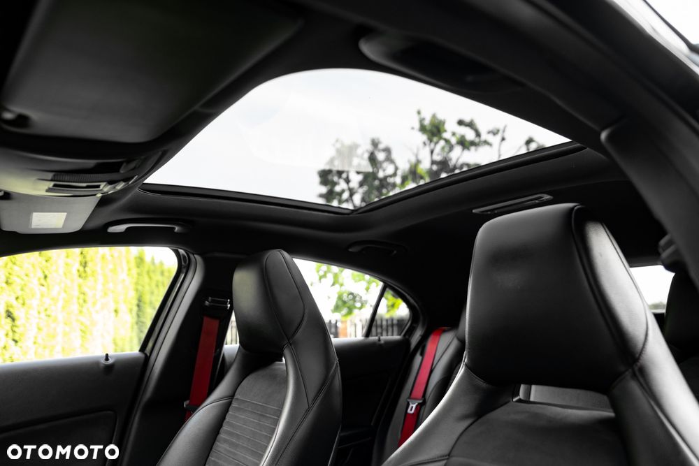 Mercedes-Benz Klasa A 250 4Matic 7G-DCT AMG Line - 28