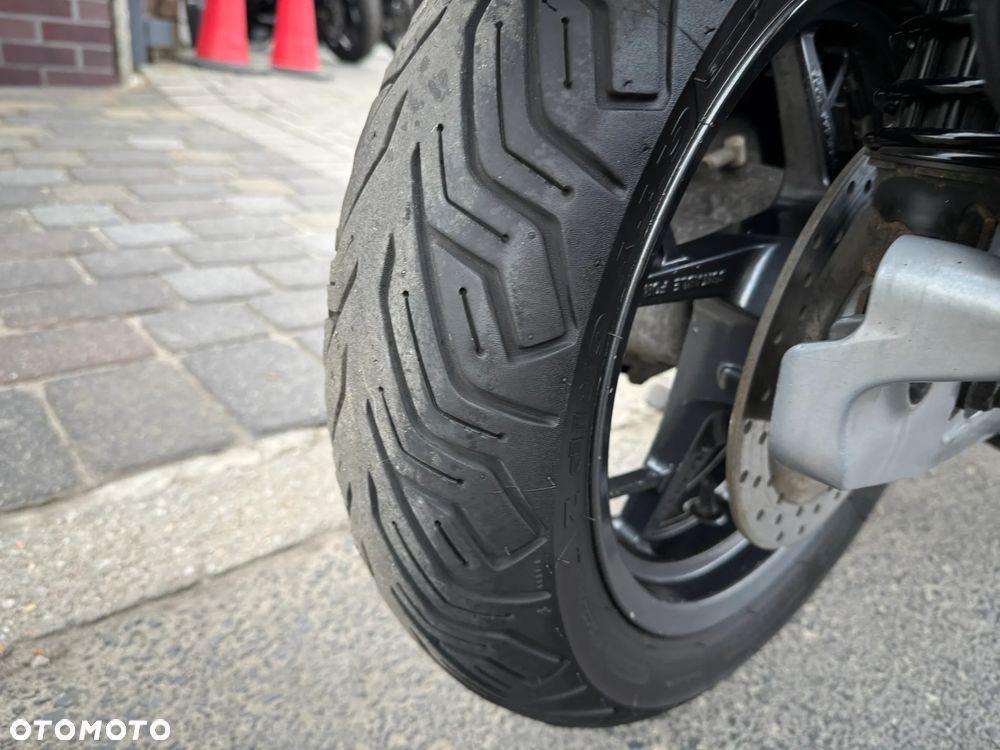 Yamaha X-max - 19