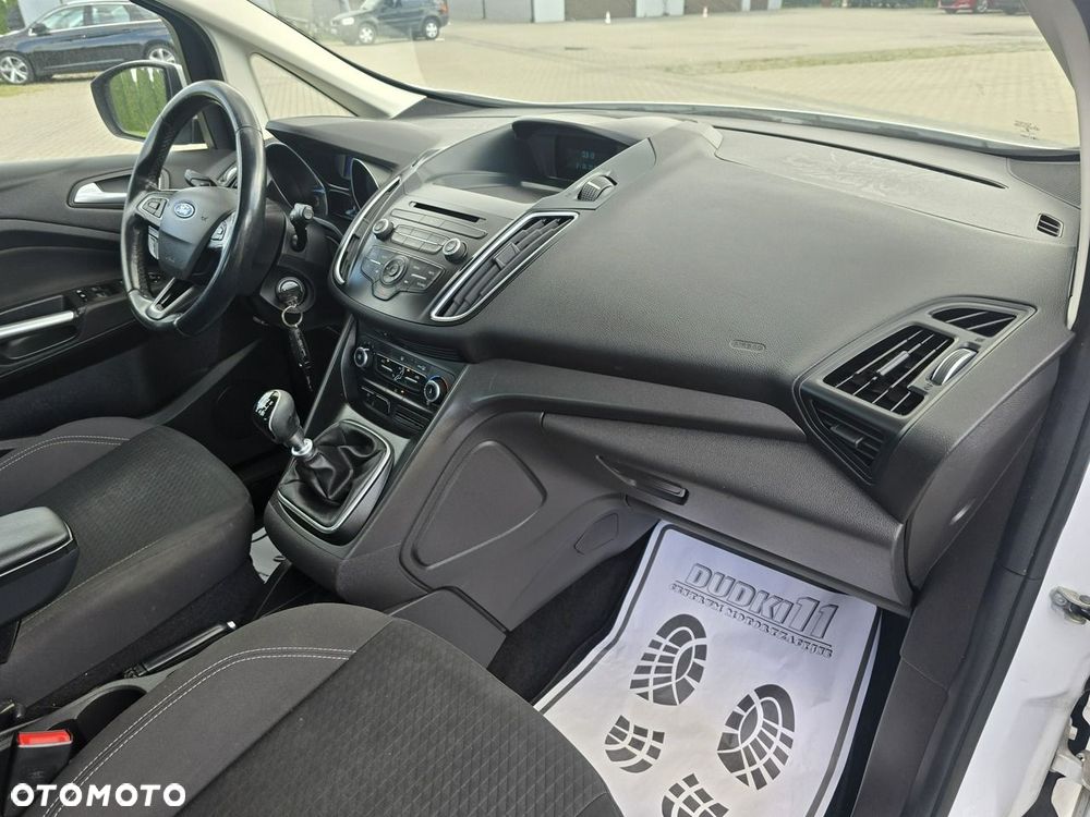 Ford Grand C-MAX - 23