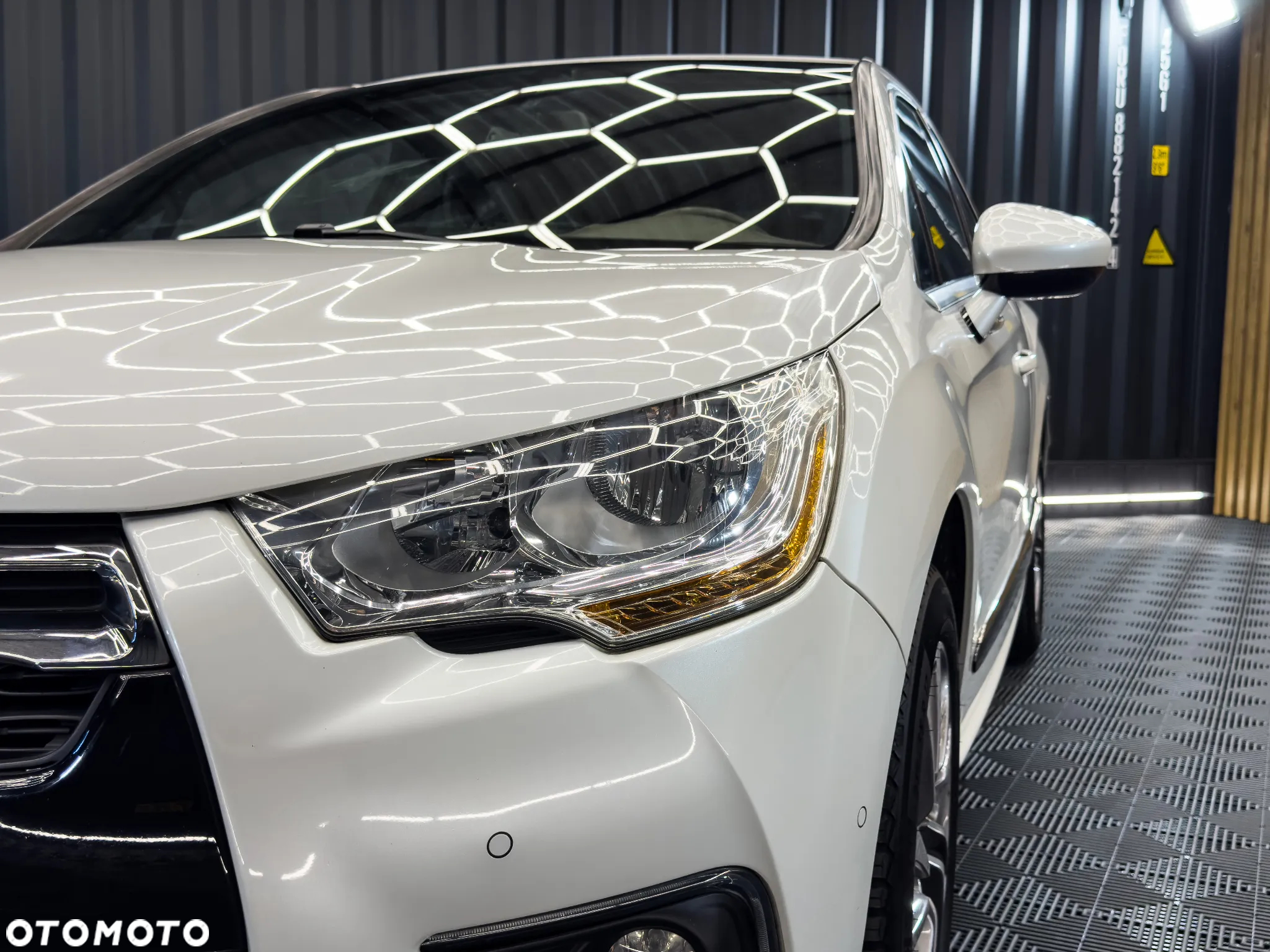 Citroën DS4 HDi 115 Chic - 8