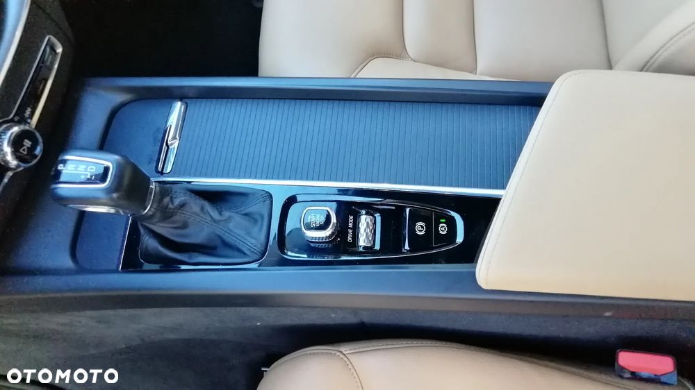 Volvo XC 60 T5 AWD Momentum - 17