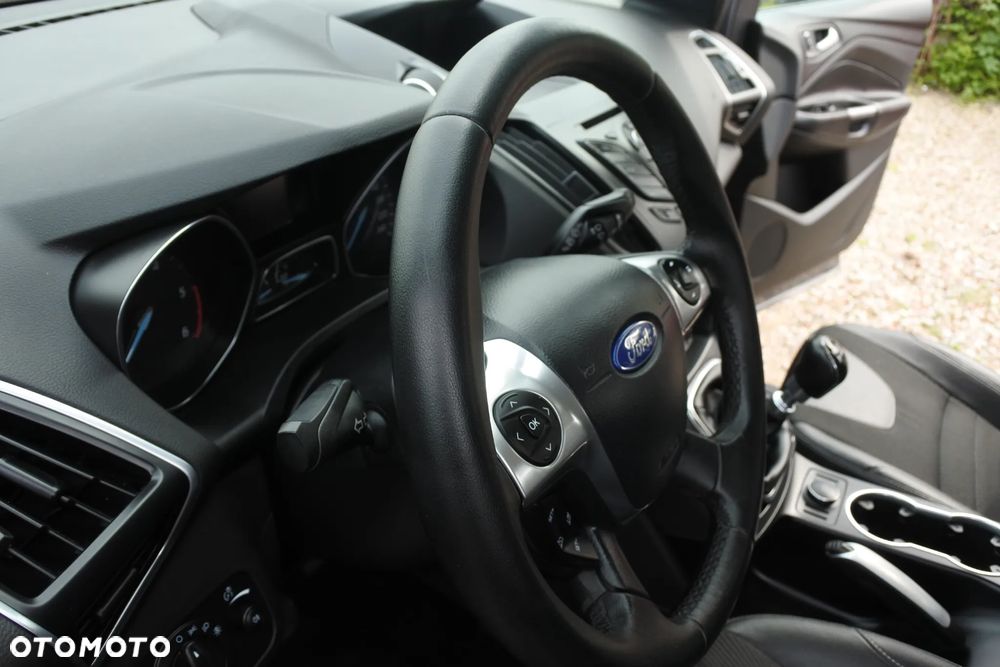 Ford Kuga 2.0 TDCi 2x4 Titanium - 19