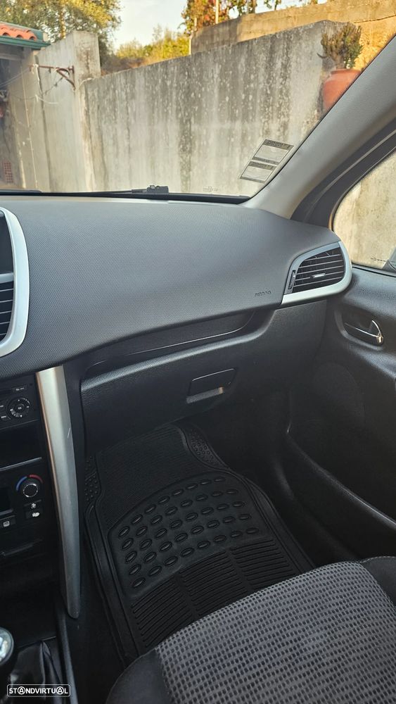Peugeot 207 1.4 16V Sport - 5