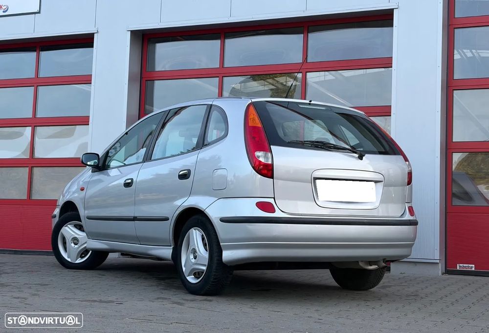 Nissan Almera Tino - 3