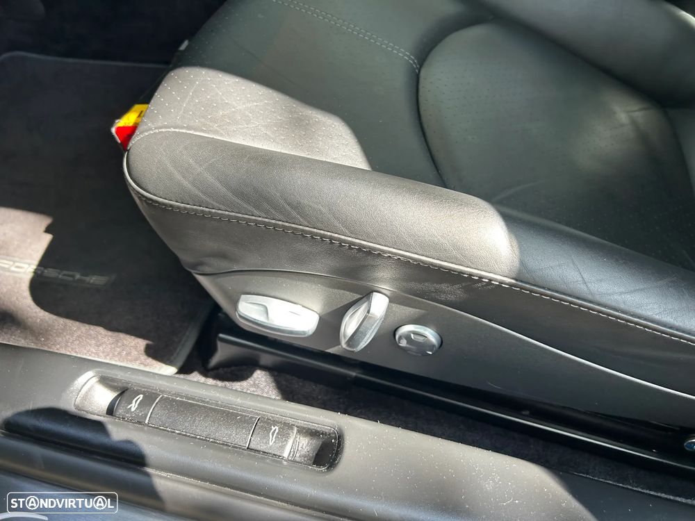 Porsche 911 (997) Carrera 4S PDK - 8