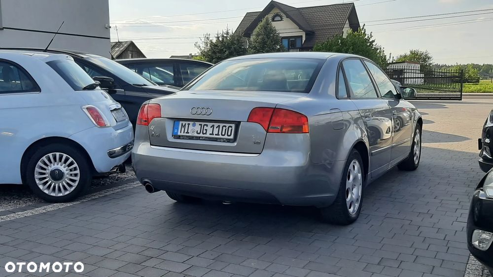Audi A4 Limousine - 1