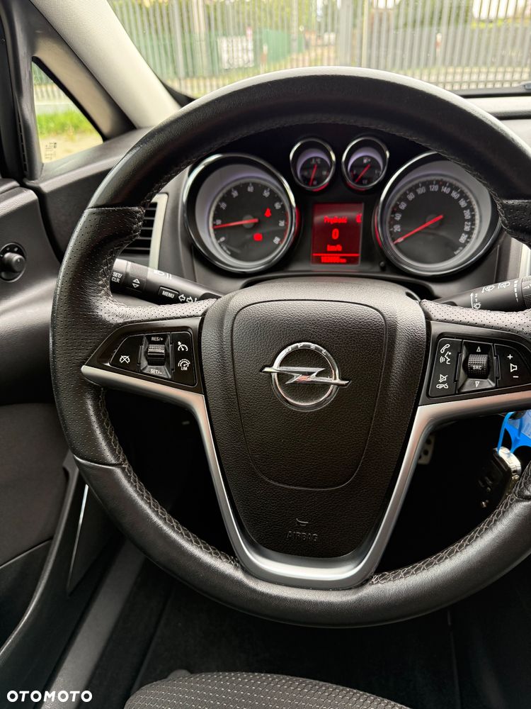 Opel Astra 1.6 Turbo Edition - 24