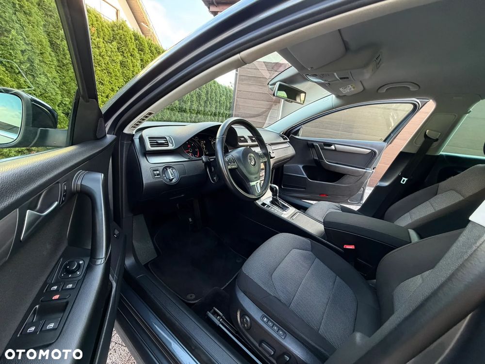Volkswagen Passat 2.0 TDI Highline DSG - 8