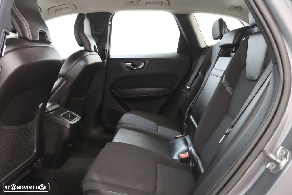 Volvo XC 60 2.0 D4 Inscription AWD Geartronic - 9